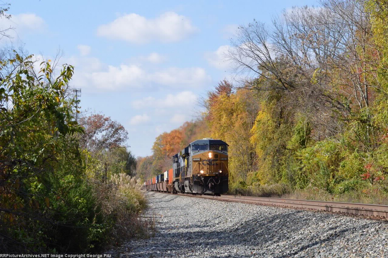 CSX 5323 and train Q140
